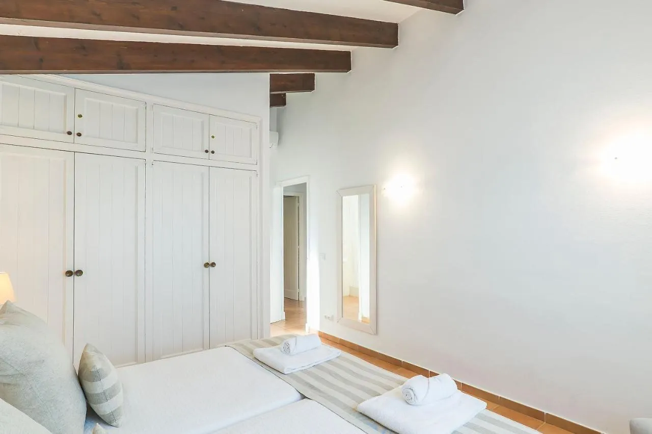 Contacten van Villa Mariola
